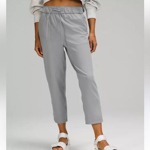 Lululemon Women’s gray Stretch High-Rise Crop pull on pants casual size 6 - GUC - Picture 3 of 15